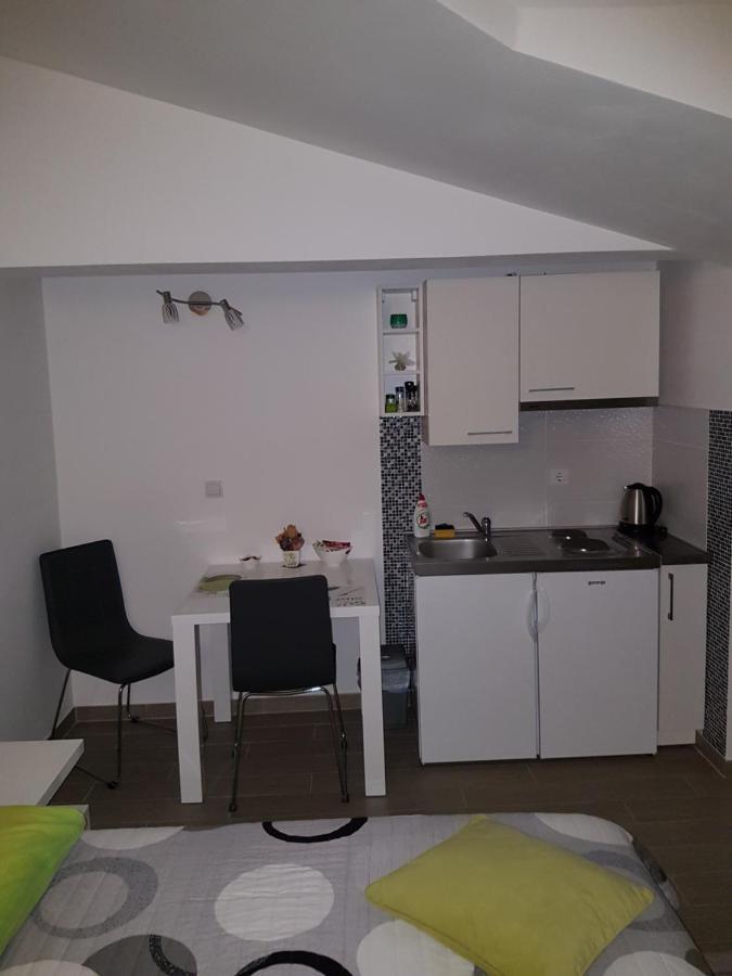 Gabi Rooms & Studio Apartment Lozovac Luaran gambar