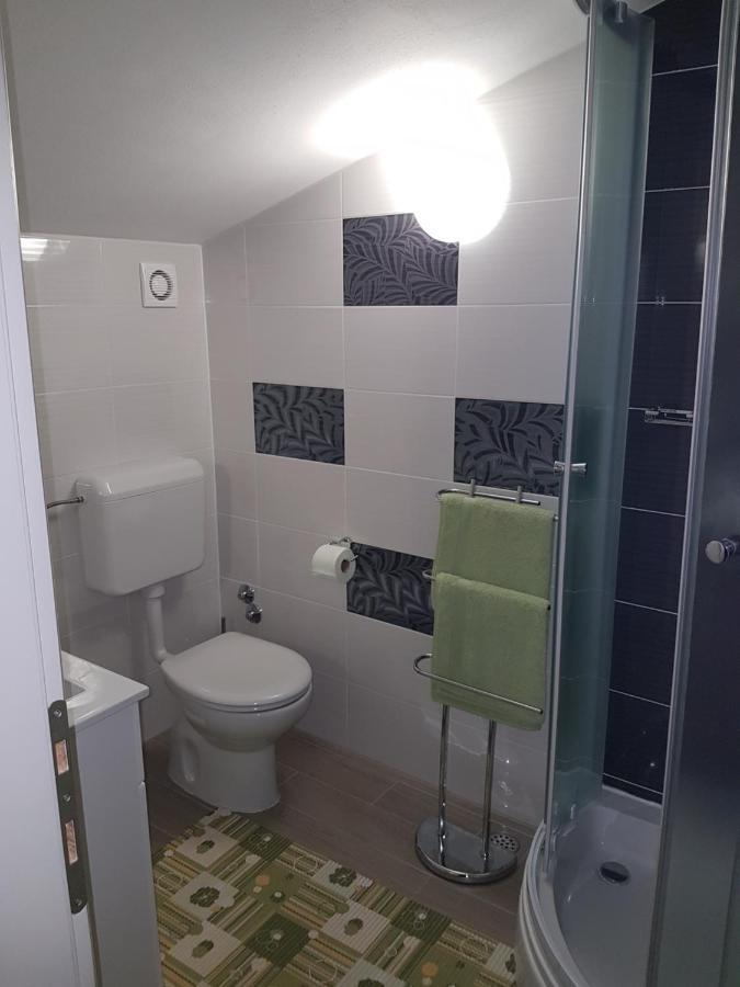 Gabi Rooms & Studio Apartment Lozovac Luaran gambar
