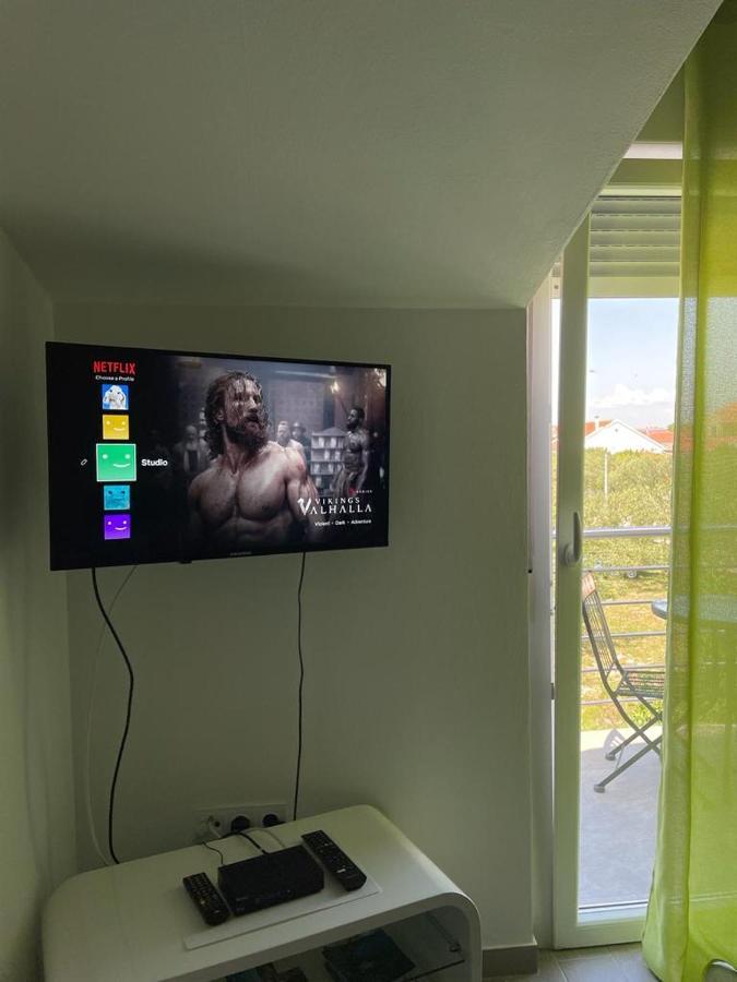 Gabi Rooms & Studio Apartment Lozovac Luaran gambar