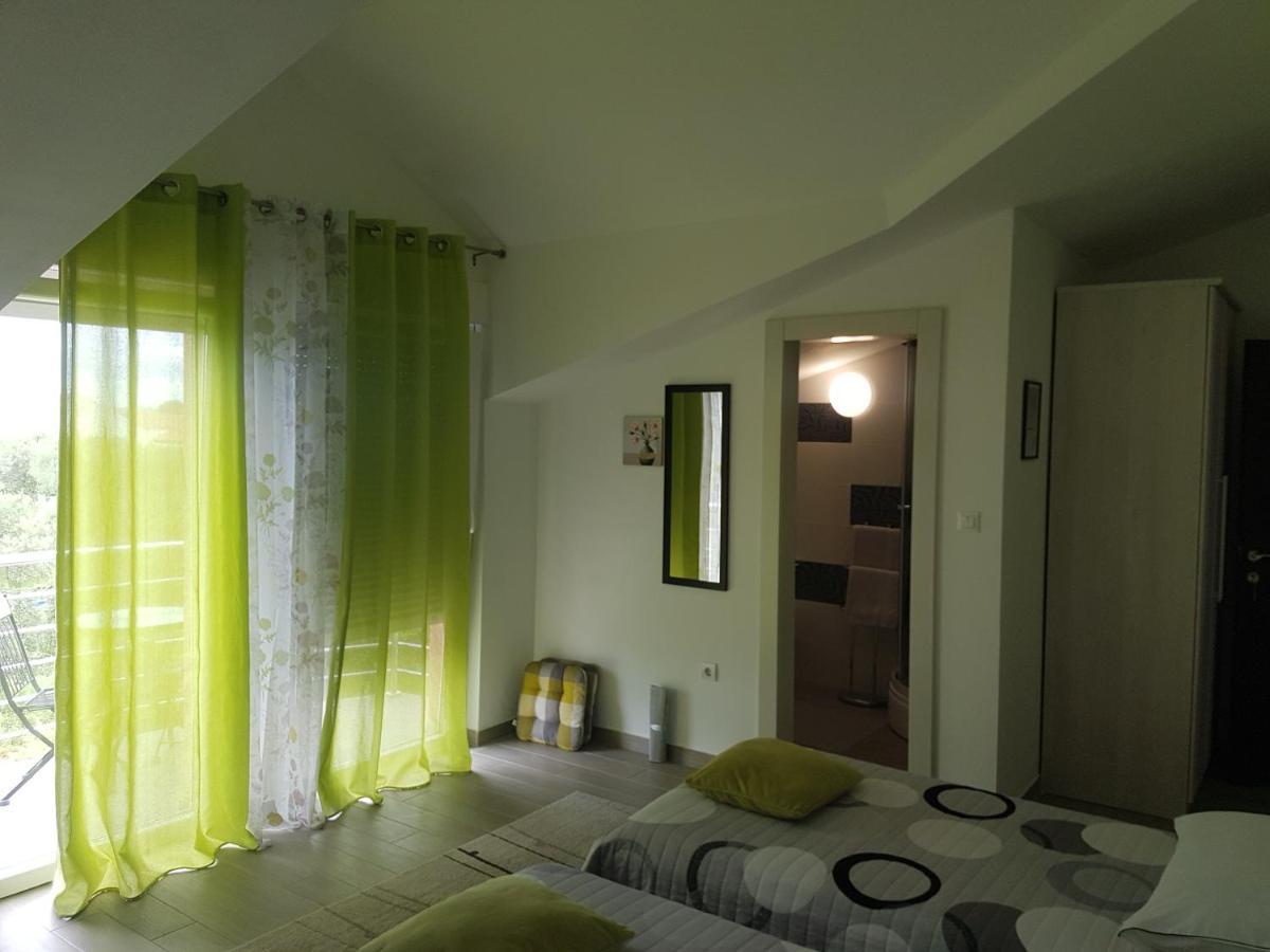Gabi Rooms & Studio Apartment Lozovac Luaran gambar