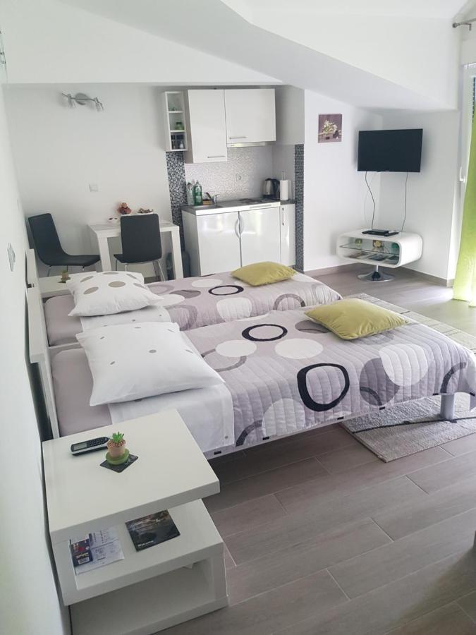 Gabi Rooms & Studio Apartment Lozovac Luaran gambar