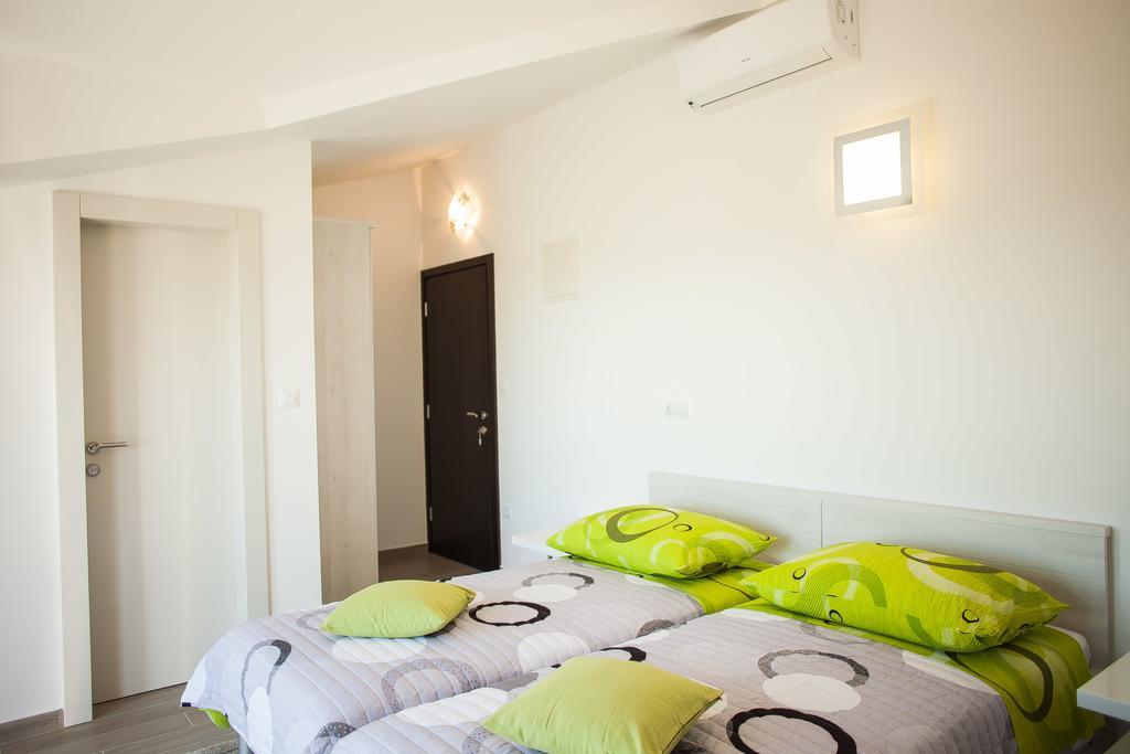 Gabi Rooms & Studio Apartment Lozovac Bilik gambar